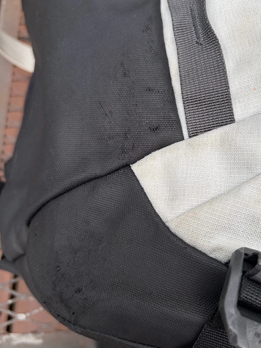 The North Face Light Gray and Black Recon Backpack 30L
